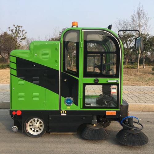 黄石工厂物业管理专用电动扫地车 高效清扫灰尘与树叶的解决方案